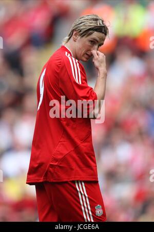 FERNANDO TORRES LIVERPOOL FC LIVERPOOL V Atletico MADRID Anfield Road, LIVERPOOL, ENGLAND 8. August 2009 DIY99096 Warnung! Dieses Foto kann nur für die Zeitung bzw. Zeitschrift redaktionelle Zwecke verwendet werden. Darf nicht für Internet/Online-Nutzung Nor für Publikationen unter Einbeziehung 1 Spieler, 1 Club oder 1 Wettbewerb, ohne schriftliche Genehmigung von Football DataCo Ltd. Für Rückfragen, bitte Kontakt Football DataCo Ltd unter + 44 (0) 207 864 9121 Stockfoto