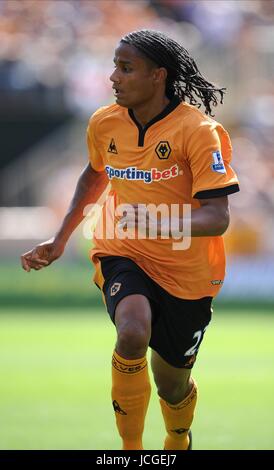 MICHAEL MANCIENNE WOLVERHAMPTON WANDERERS FC WOLVERHAMPTON WANDERERS V WEST HAM MOLINEUX, WOLVERHAMPTON, ENGLAND 15. August 2009 DIY99372 Warnung! Dieses Foto kann nur für die Zeitung bzw. Zeitschrift redaktionelle Zwecke verwendet werden. Darf nicht für Internet/Online-Nutzung Nor für Publikationen unter Einbeziehung 1 Spieler, 1 Club oder 1 Wettbewerb, ohne schriftliche Genehmigung von Football DataCo Ltd. Für Rückfragen, bitte Kontakt Football DataCo Ltd unter + 44 (0) 207 864 9121 Stockfoto