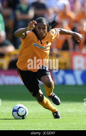 MICHAEL MANCIENNE WOLVERHAMPTON WANDERERS FC WOLVERHAMPTON WANDERERS V WEST HAM MOLINEUX, WOLVERHAMPTON, ENGLAND 15. August 2009 DIY99410 Warnung! Dieses Foto kann nur für die Zeitung bzw. Zeitschrift redaktionelle Zwecke verwendet werden. Darf nicht für Internet/Online-Nutzung Nor für Publikationen unter Einbeziehung 1 Spieler, 1 Club oder 1 Wettbewerb, ohne schriftliche Genehmigung von Football DataCo Ltd. Für Rückfragen, bitte Kontakt Football DataCo Ltd unter + 44 (0) 207 864 9121 Stockfoto