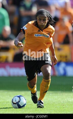 MICHAEL MANCIENNE WOLVERHAMPTON WANDERERS FC WOLVERHAMPTON WANDERERS V WEST HAM MOLINEUX, WOLVERHAMPTON, ENGLAND 15. August 2009 DIY99411 Warnung! Dieses Foto kann nur für die Zeitung bzw. Zeitschrift redaktionelle Zwecke verwendet werden. Darf nicht für Internet/Online-Nutzung Nor für Publikationen unter Einbeziehung 1 Spieler, 1 Club oder 1 Wettbewerb, ohne schriftliche Genehmigung von Football DataCo Ltd. Für Rückfragen, bitte Kontakt Football DataCo Ltd unter + 44 (0) 207 864 9121 Stockfoto