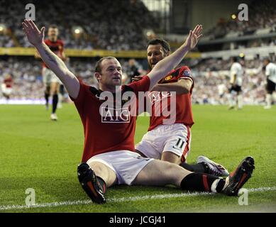 WAYNE ROONEY FEIERT, MANCHESTER UNITED und Tottenham Hotspur V MANCHESTER UNITED, 2009 Stockfoto