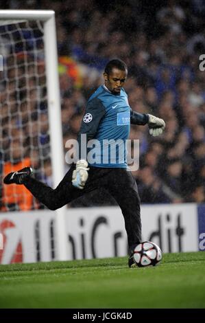 HELTON FC PORTO CHELSEA V FC PORTO, CHAMPIONS LEAGUE STAMFORD BRIDGE, LONDON, ENGLAND 15. September 2009 DIZ102385 CHELSEA V FC PORTO Warnung! Dieses Foto kann nur für die Zeitung bzw. Zeitschrift redaktionelle Zwecke verwendet werden. Kann nicht werden verwendet für Publikationen unter Einbeziehung 1 Spieler, 1 Club oder 1 Wettbewerb ohne schriftliche Genehmigung von Football DataCo Ltd. Für Rückfragen, bitte Kontakt Football DataCo Ltd unter + 44 (0) 207 864 9121 Stockfoto