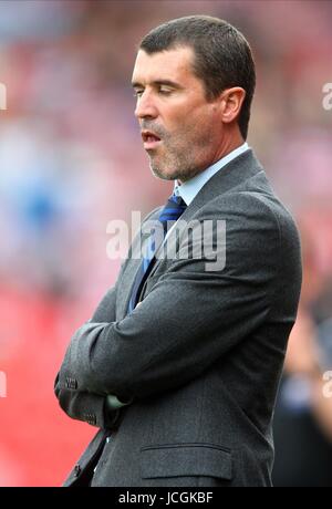 NIEDERGESCHLAGEN ROY KEANE DONCASTER ROVERS V IPSWICH TOWN DONCASTER ROVERS V IPSWICH TOWN KEEPMOAT STADIUM, DONCASTER, ENGLAND 19. September 2009 DIZ102552 Warnung! Dieses Foto kann nur für die Zeitung bzw. Zeitschrift redaktionelle Zwecke verwendet werden. Kann nicht werden verwendet für Publikationen unter Einbeziehung 1 Spieler, 1 Club oder 1 Wettbewerb ohne schriftliche Genehmigung von Football DataCo Ltd. Für Rückfragen, bitte Kontakt Football DataCo Ltd unter + 44 (0) 207 864 9121 Stockfoto