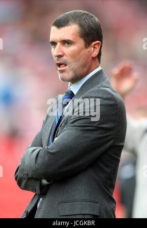 NIEDERGESCHLAGEN ROY KEANE DONCASTER ROVERS V IPSWICH TOWN DONCASTER ROVERS V IPSWICH TOWN KEEPMOAT STADIUM, DONCASTER, ENGLAND 19. September 2009 DIZ102558 Warnung! Dieses Foto kann nur für die Zeitung bzw. Zeitschrift redaktionelle Zwecke verwendet werden. Kann nicht werden verwendet für Publikationen unter Einbeziehung 1 Spieler, 1 Club oder 1 Wettbewerb ohne schriftliche Genehmigung von Football DataCo Ltd. Für Rückfragen, bitte Kontakt Football DataCo Ltd unter + 44 (0) 207 864 9121 Stockfoto