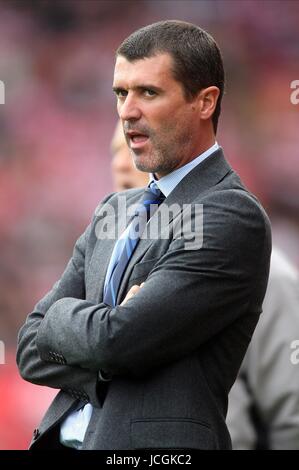 NIEDERGESCHLAGEN ROY KEANE DONCASTER ROVERS V IPSWICH TOWN DONCASTER ROVERS V IPSWICH TOWN KEEPMOAT STADIUM, DONCASTER, ENGLAND 19. September 2009 DIZ102564 Warnung! Dieses Foto kann nur für die Zeitung bzw. Zeitschrift redaktionelle Zwecke verwendet werden. Kann nicht werden verwendet für Publikationen unter Einbeziehung 1 Spieler, 1 Club oder 1 Wettbewerb ohne schriftliche Genehmigung von Football DataCo Ltd. Für Rückfragen, bitte Kontakt Football DataCo Ltd unter + 44 (0) 207 864 9121 Stockfoto