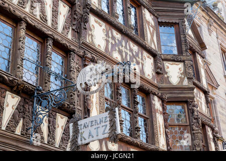 Maison Katz-Haus aus dem 17. Jahrhundert (Taverne Katz), Saverne, Elsass, Frankreich. Stockfoto