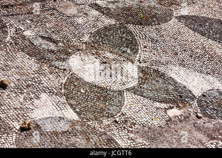 Geometrischen Mosaik in der Umkleidekabine der Csiarii Thermen in der Ausgrabungsstätte Ostia Antica - Rom Stockfoto