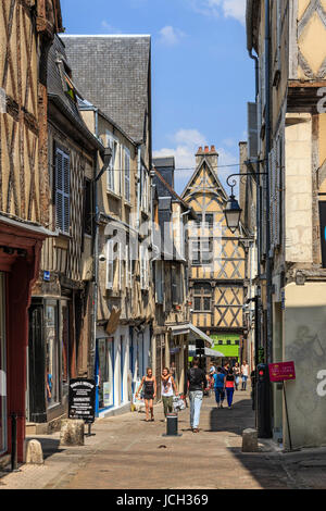 Cher (18), Frankreich, Bourges, la Rue Coursalon, Médiévale et Commerçante / / Coursalon Straße, Bourges, Cher, Frankreich Stockfoto