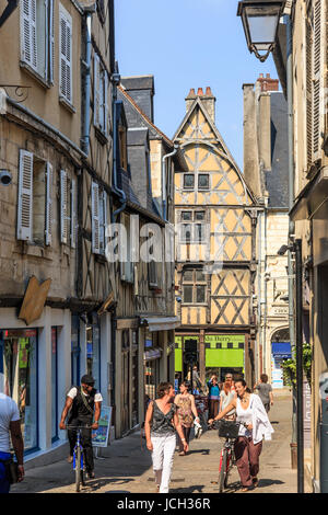 Cher (18), Frankreich, Bourges, la Rue Coursalon, Médiévale et Commerçante / / Coursalon Straße, Bourges, Cher, Frankreich Stockfoto