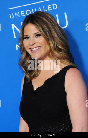 Jenna Bush Hager an der 2017 NBCUniversal Upfront-Veranstaltung in der Radio City Music Hall in New York City, New York.  Mitwirkende: Jenna Bush Hager wo: New York City, New York, Vereinigte Staaten, wann: 15. Mai 2017 Kredit: Dan Jackman/WENN.com Stockfoto