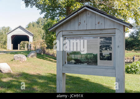 Alten gedeckte Brücke, 1854, älteste bedeckt Brücke in Sheffield, MA. 1998 restauriert. 100 ft überspannt Housatonic River. National Register of Historic Places. Stockfoto