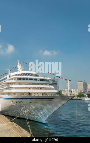 Kreuzfahrtschiff Asuka 2 am internationalen Passagierterminal Osanbashi Yokohama, Kanagawa, Japan Stockfoto