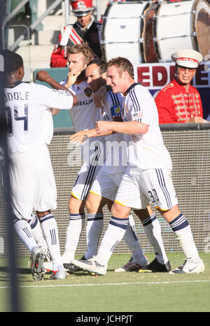 DAVID BECKHAM feiert LANDON DONOVAN Ziel CHIVAS USA V LOS ANGELES GALAXY CHIVAS USA V LOS ANGELES GALAXY, MLS CARSON, LOS ANGELES, CA, USA 1. November 2009 GAA2312 Warnung! Dieses Foto kann nur für die Zeitung bzw. Zeitschrift redaktionelle Zwecke verwendet werden. Darf nicht für Internet/Online-Nutzung Nor für Publikationen unter Einbeziehung 1 Spieler, 1 Club oder 1 Wettbewerb, ohne schriftliche Genehmigung von Football DataCo Ltd. Für Rückfragen, bitte Kontakt Football DataCo Ltd unter + 44 (0) 207 864 9121 Stockfoto