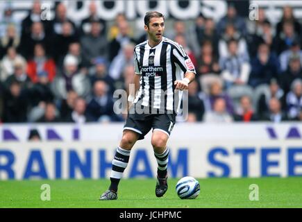 ZURAB KHIZANISHVILI NEWCASTLE UNITED FC NEWCASTLE V DONCASTER ROVERS ST JAMES PARK, NEWCASTLE, ENGLAND 24. Oktober 2009 GAA2346 Warnung! Dieses Foto kann nur für die Zeitung bzw. Zeitschrift redaktionelle Zwecke verwendet werden. Darf nicht für Internet/Online-Nutzung Nor für Publikationen unter Einbeziehung 1 Spieler, 1 Club oder 1 Wettbewerb, ohne schriftliche Genehmigung von Football DataCo Ltd. Für Rückfragen, bitte Kontakt Football DataCo Ltd unter + 44 (0) 207 864 9121 Stockfoto