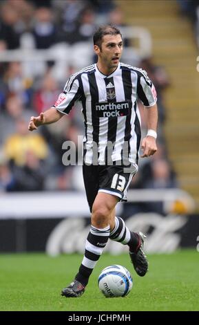 ZURAB KHIZANISHVILI NEWCASTLE UNITED FC NEWCASTLE V DONCASTER ROVERS ST JAMES PARK, NEWCASTLE, ENGLAND 24. Oktober 2009 GAA2350 Warnung! Dieses Foto kann nur für die Zeitung bzw. Zeitschrift redaktionelle Zwecke verwendet werden. Darf nicht für Internet/Online-Nutzung Nor für Publikationen unter Einbeziehung 1 Spieler, 1 Club oder 1 Wettbewerb, ohne schriftliche Genehmigung von Football DataCo Ltd. Für Rückfragen, bitte Kontakt Football DataCo Ltd unter + 44 (0) 207 864 9121 Stockfoto