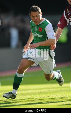 JOHN RANKIN HIBERNIAN FC Herzen V HIBERNIAN TYNECASTLE, EDINBURGH, ENGLAND 7. November 2009 GAA3025 Warnung! Dieses Foto kann nur für die Zeitung bzw. Zeitschrift redaktionelle Zwecke verwendet werden. Darf nicht für Internet/Online-Nutzung Nor für Publikationen unter Einbeziehung 1 Spieler, 1 Club oder 1 Wettbewerb, ohne schriftliche Genehmigung von Football DataCo Ltd. Für Rückfragen, bitte Kontakt Football DataCo Ltd unter + 44 (0) 207 864 9121 Stockfoto