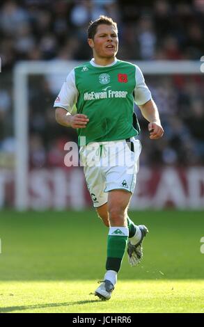 JOHN RANKIN HIBERNIAN FC Herzen V HIBERNIAN TYNECASTLE, EDINBURGH, ENGLAND 7. November 2009 GAA3032 Warnung! Dieses Foto kann nur für die Zeitung bzw. Zeitschrift redaktionelle Zwecke verwendet werden. Darf nicht für Internet/Online-Nutzung Nor für Publikationen unter Einbeziehung 1 Spieler, 1 Club oder 1 Wettbewerb, ohne schriftliche Genehmigung von Football DataCo Ltd. Für Rückfragen, bitte Kontakt Football DataCo Ltd unter + 44 (0) 207 864 9121 Stockfoto