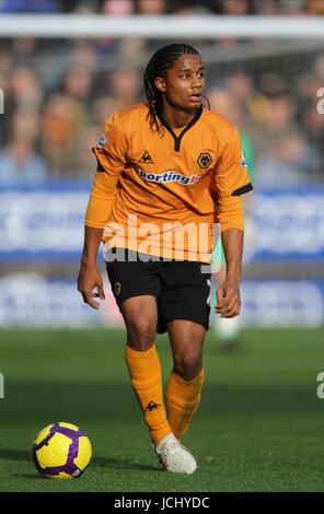 MICHAEL MANCIENNE WOLVERHAMPTON WANDERERS FC Wölfe V BIRMINGHAM MOLINEUX STADIUM, WOLVERHAMPTON, ENGLAND 29. November 2009 GAB5326 Warnung! Dieses Foto kann nur für die Zeitung bzw. Zeitschrift redaktionelle Zwecke verwendet werden. Darf nicht für Internet/Online-Nutzung Nor für Publikationen unter Einbeziehung 1 Spieler, 1 Club oder 1 Wettbewerb, ohne schriftliche Genehmigung von Football DataCo Ltd. Für Rückfragen, bitte Kontakt Football DataCo Ltd unter + 44 (0) 207 864 9121 Stockfoto
