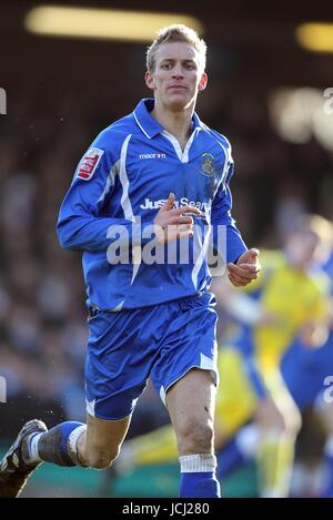 CARL BAKER STOCKPORT COUNTY FC STOCKPORT COUNTY V LEEDS UNITED EDGELEY PARK, STOCKPORT, ENGLAND 28. Dezember 2009 GAB7465 Warnung! Dieses Foto kann nur für die Zeitung bzw. Zeitschrift redaktionelle Zwecke verwendet werden. Darf nicht für Internet/Online-Nutzung Nor für Publikationen unter Einbeziehung 1 Spieler, 1 Club oder 1 Wettbewerb, ohne schriftliche Genehmigung von Football DataCo Ltd. Für Rückfragen, bitte Kontakt Football DataCo Ltd unter + 44 (0) 207 864 9121 Stockfoto