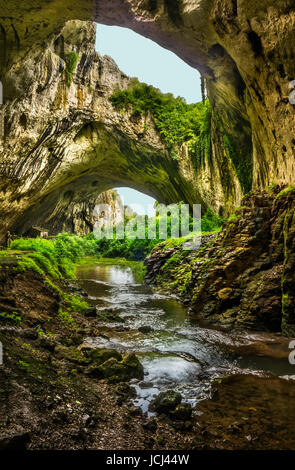 Devetashka Höhle befindet sich im Nord-Bulgarien Stockfoto