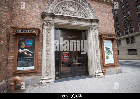 Carnegie Hall Veranstaltungsort Verwaltungsbüros Eingang New York City USA Stockfoto