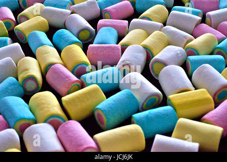 Stock Fotografie von typischen farbigen Marshmallows. Verwendbar auf Portrait, Texturen, Deckblätter, Titelseiten oder als normaler bestand. Stockfoto