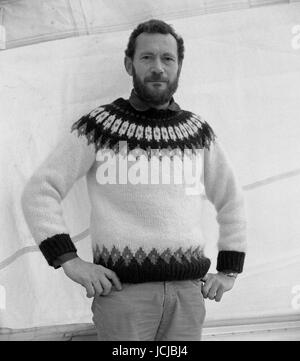 AJAX-NEWS-FOTOS. 20. FEBRUAR 1981. HAMBLE, ENGLAND. ROBIN KNOX JOHNSTON, SKIPPER DES KATAMARAN MEER FALCON. FOTO: JONATHAN EASTLAND/AJAX REF: 812002 10 3 Stockfoto