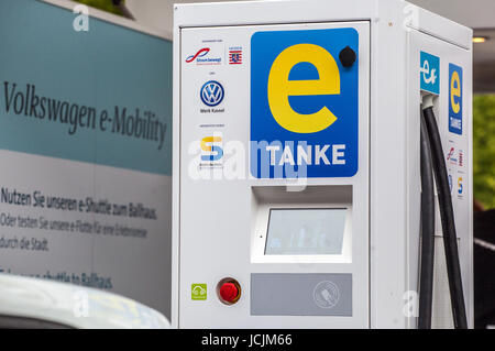 Ladestation für Elektro-Autos, Volkswagen, E-Mobilität, Kassel, Deutschland Stockfoto