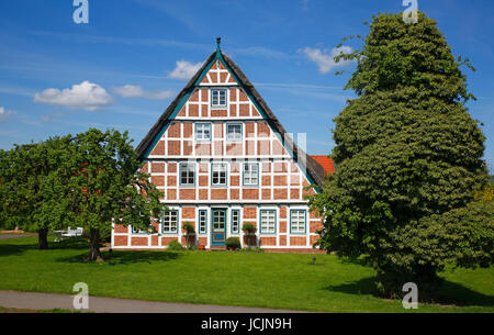 Historischen reetgedeckten Fachwerkhaus, Altländer Bauernhaus, Jork, Altes Land, Niedersachsen, Deutschland Stockfoto