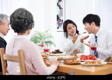 Porträt von harmonisches paar und ihre Eltern Stockfoto
