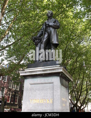 Statue des niederländischen 19. Jahrhundert Staatsmannes Johan Rudolph Thorbecke bei Thorbeckeplein, die Innenstadt von Amsterdam, Niederlande. Stockfoto