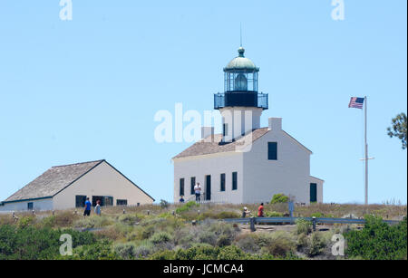 Alten Point Loma Lighthouse, gelegen im Cabrillo National Monument in der Nähe von San Diego, Kalifornien, ist einer der ältesten Leuchttürme an der Westküste. Stockfoto