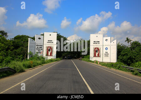 Das Gopalganj Tor auf der Autobahn Faridpur Gopalganj Gopalganj. Bangladesch Stockfoto