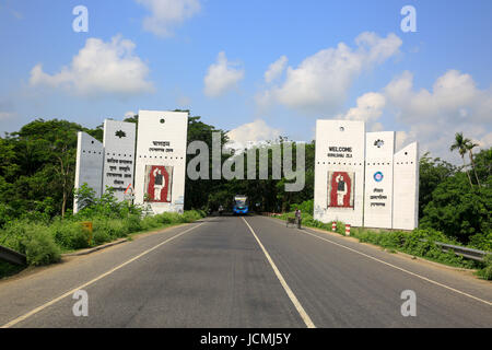 Das Gopalganj Tor auf der Autobahn Faridpur Gopalganj Gopalganj. Bangladesch Stockfoto