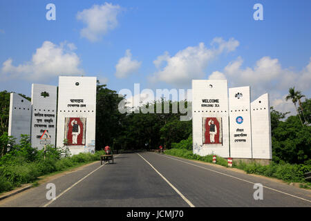 Das Gopalganj Tor auf der Autobahn Faridpur Gopalganj Gopalganj. Bangladesch Stockfoto