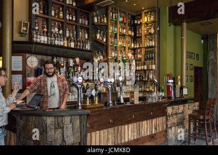 Der Ben Nevis Pub, Bier und Whisky Bar, Finnieston, Glasgow, Scotland, UK Stockfoto