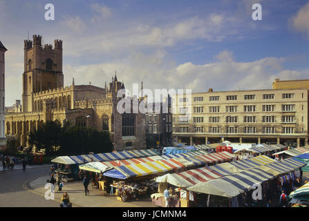 Markt und grosse St Mary's Church, Market Hill, Cambridge, Cambridgeshire, England, Großbritannien Stockfoto