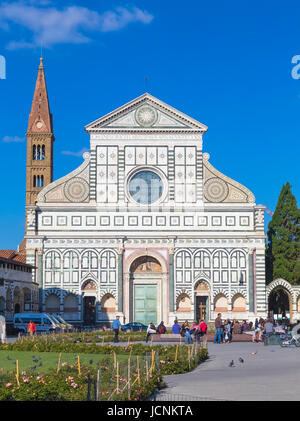 Florenz, Italien - OKTOBER 26, 2014: Die Kirche von Santa Maria Novella und der Bereich davor im Zentrum von Florenz am 26. Oktober 2014 Stockfoto