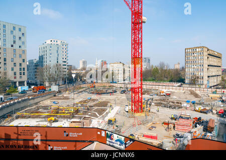 London, UK - 27. März 2017: Baustelle des Blackwall Reach, einer neuen Wohnsiedlung in East London Stockfoto