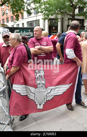 London, UK. 16. Juni 2017. Unterstützer der Chennai 6, 6 ex-Soldaten, die in indischen Gewässern im Jahr 2013 an Bord eines Schiffes im Besitz der amerikanischen Anti-Piraterie verhaftet März Protest außerhalb der indischen Hochkommissariat in London über ihre Inhaftierung zu protestieren. Bildnachweis: Matthew Chattle/Alamy Live-Nachrichten Stockfoto