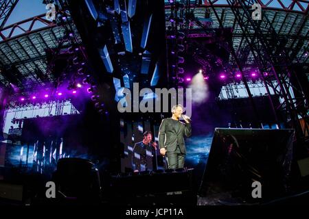 Mailand, Italien. 16. Juni 2017. Tiziano Ferro live im Stadio San Siro Credit: Roberto Finizio/Alamy Live News Stockfoto