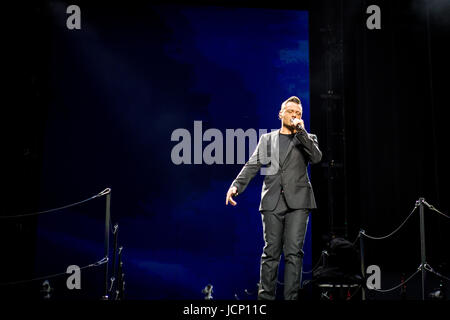 Mailand, Italien. 16. Juni 2017. Tiziano Ferro live im Stadio San Siro Credit: Roberto Finizio/Alamy Live News Stockfoto