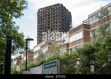 London, UK. 16. Juni 2017. Grenfell Turm im Westen Londons zwei Tage nach ein tragischen Brand eine unbekannte Anzahl von Leben behauptete © Guy Corbishley/Alamy Live News Stockfoto