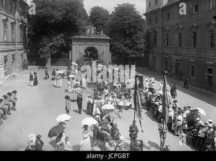 Katholischen Prozession in Stadt von Postoloprty 1915. Böhmen. Österreich - Ungarn. Stockfoto