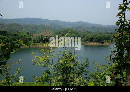 Schönheit der Kaptai See in Rangamati, Chittagong, Bangladesch. Stockfoto