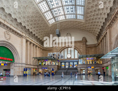 Hauptbahnhof, einer der größten Bahnhöfe in Europa, Leipzig, Sachsen, Deutschland Stockfoto