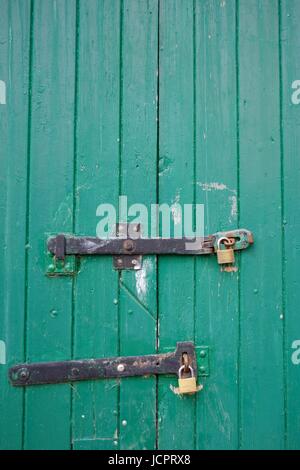 Eine fest verschlossene Tür am Exeter Quay. Devon, UK. Juni 2017. Stockfoto