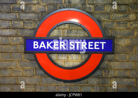 U-Bahnstation Baker Street Zeichen, London, England, Vereinigtes Königreich Stockfoto