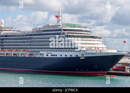 Der Cunard Queen Victoria cruise Schiff angedockt in Southampton Stockfoto