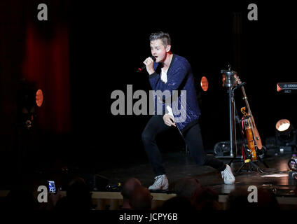 Tom Chaplin führt an der Liverpool Philharmonic Hall Featuring: Tom Chaplin wo: Liverpool, Vereinigtes Königreich bei: Kredit-16. Mai 2017: Sakura/WENN.com Stockfoto